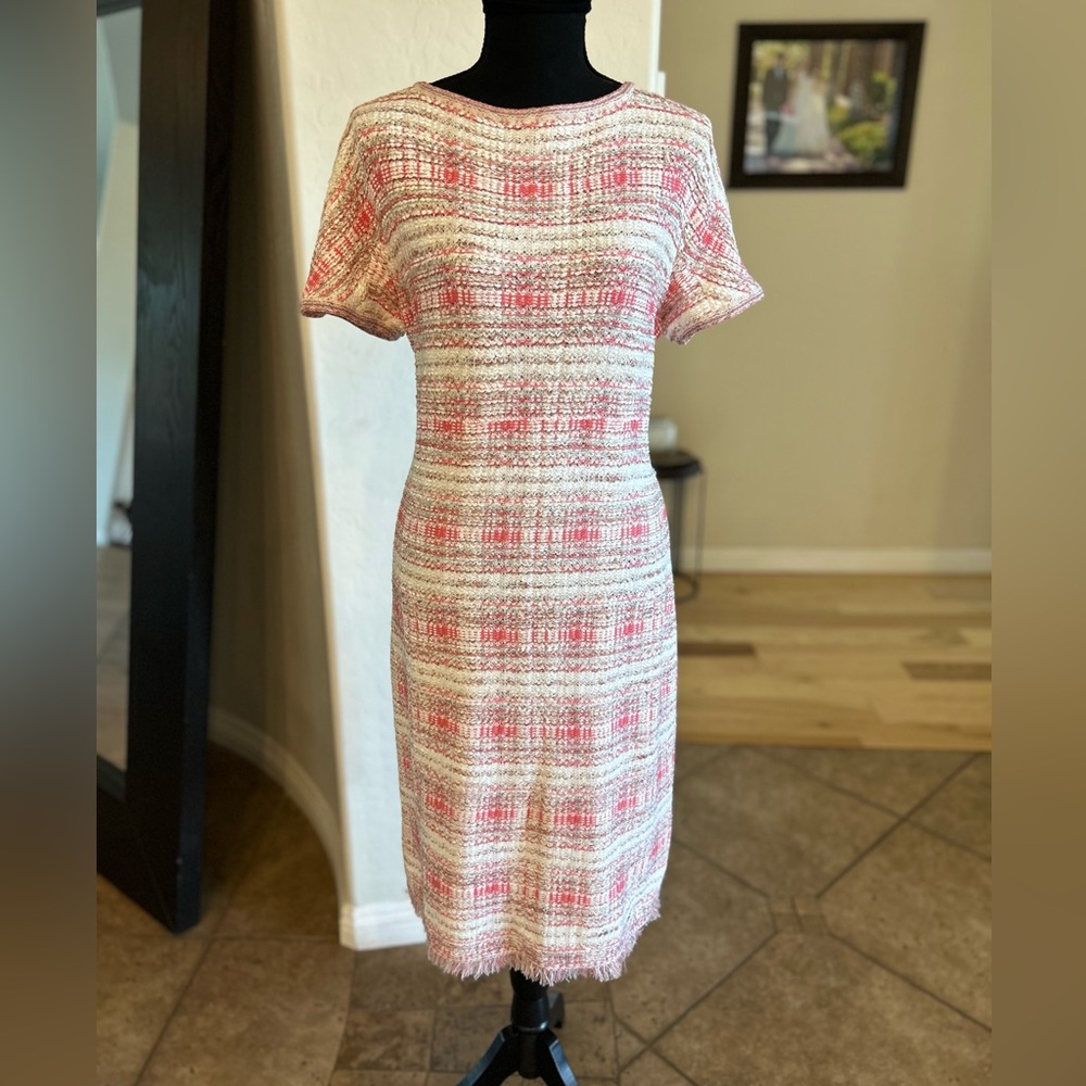 ST. JOHN COLLECTION DRESS (12); white, pink, coral, blue, crème